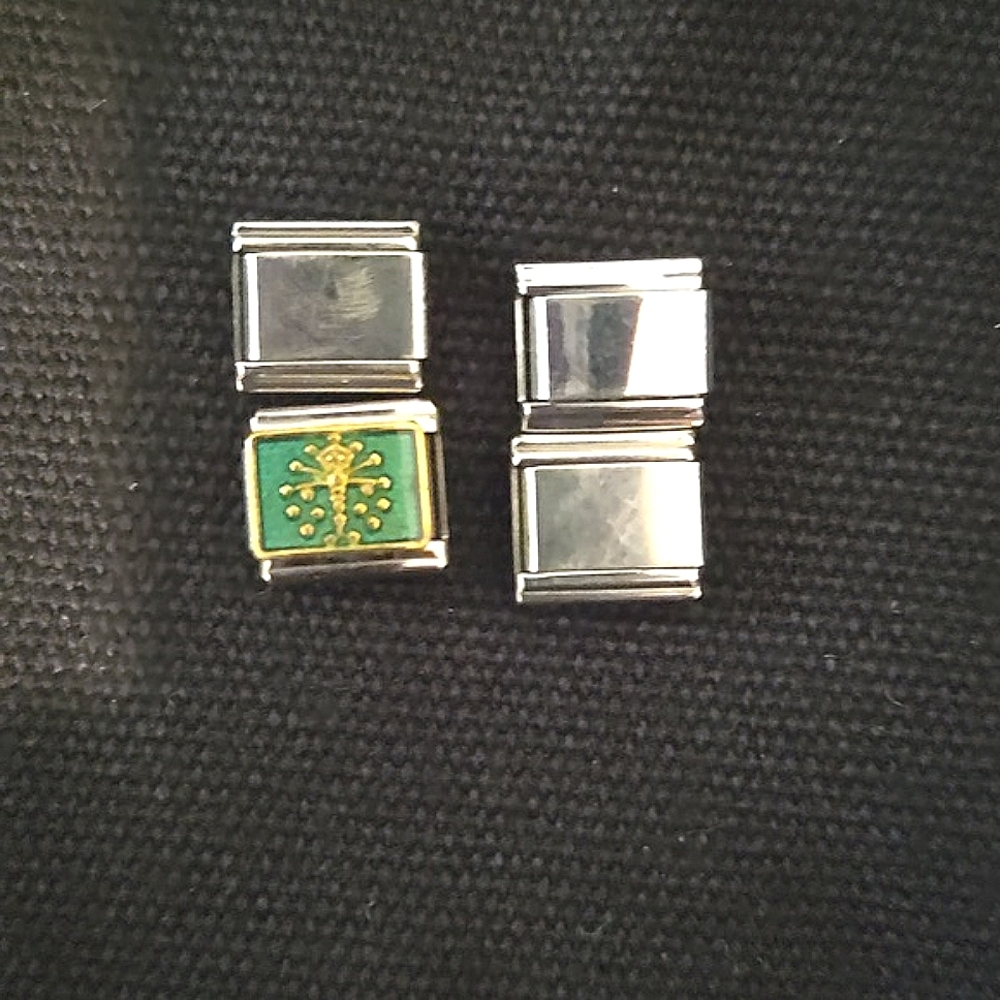 Vintge 4 Italian charm bracelet links spacers, snowflake?